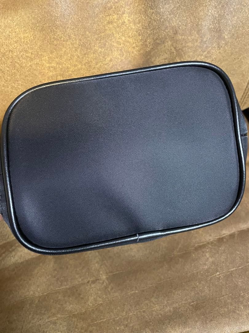 ブラック巾着型ハンドバッグ uniqute ユニキュート ナイロン 日本製