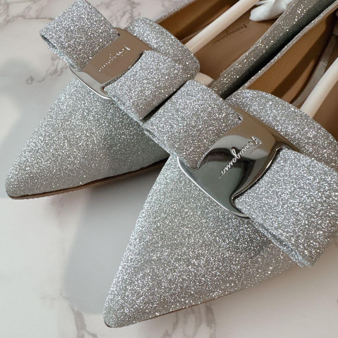 新品未使用】フェラガモ ラメフラットパンプス - メルカリ