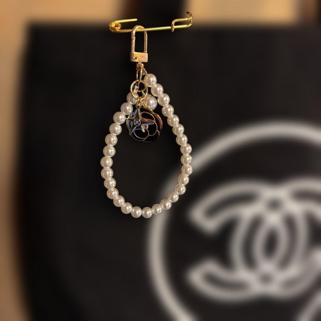 CHANEL】 VIPギフトノベルティトートバッグ黒 キャンバス地 チャーム付