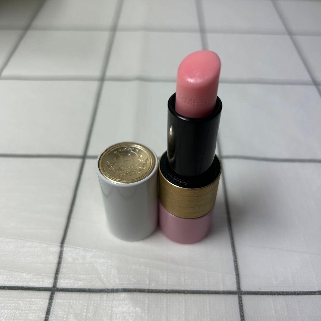 HERMES ティンティッドリップバーム 〈ローズ エルメス ブリヤン〉27