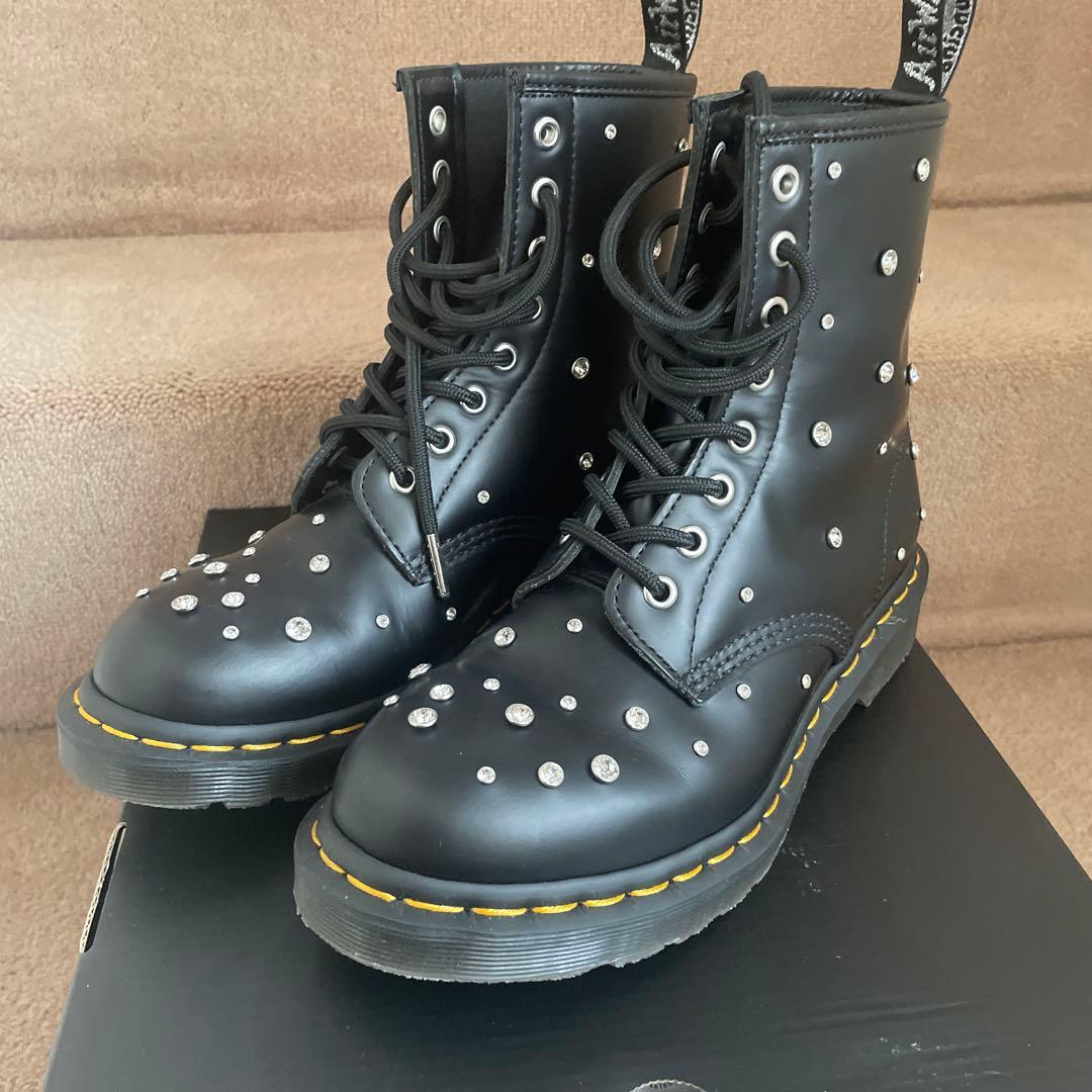 Dr.martens スワロフスキー コラボ 8ホール 限定品 - メルカリ