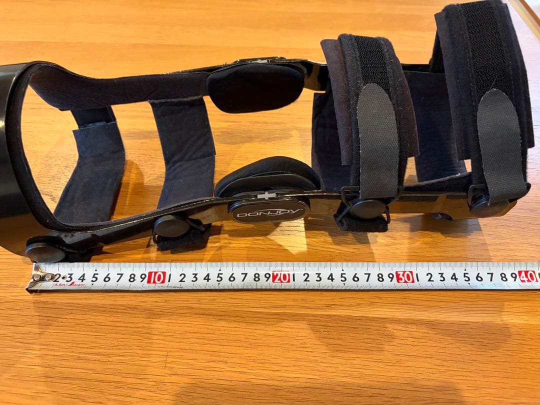 DONJOY 膝サポーター 黒《右膝用　前十字靭帯用装具》　サイズM