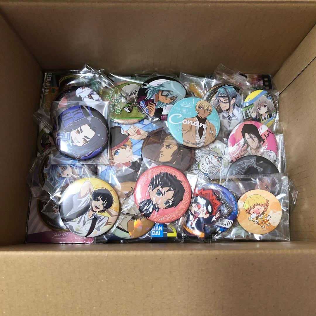 ノンジャンル アニメグッズ まとめ売り 進撃の巨人 ブルーロック 呪術