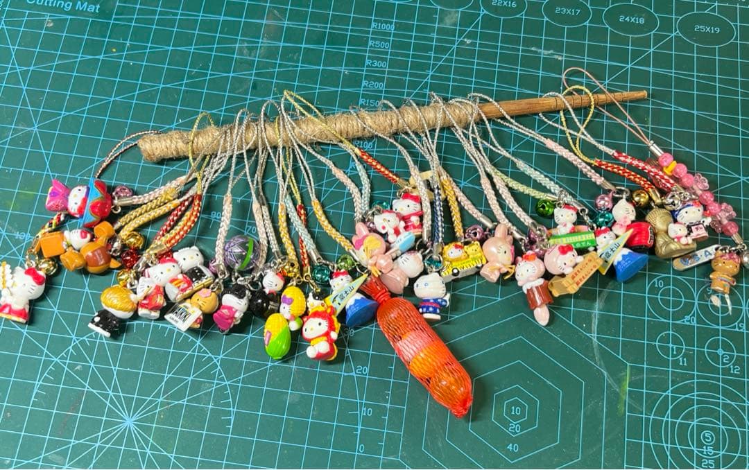 ご当地キティ 根付け ストラップ ハローキティ まとめ売り