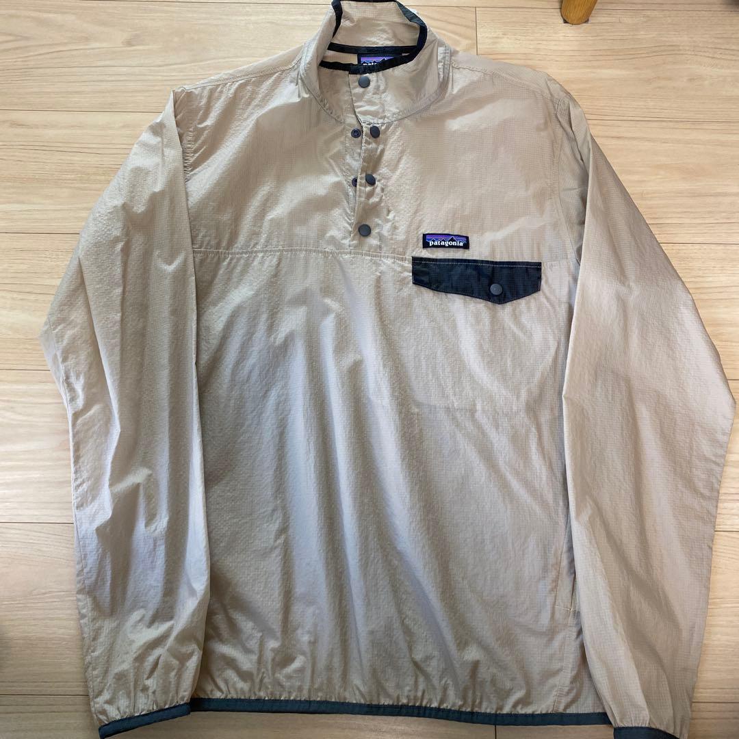 patagonia ベージュ ナイロンジャケット S - メルカリ