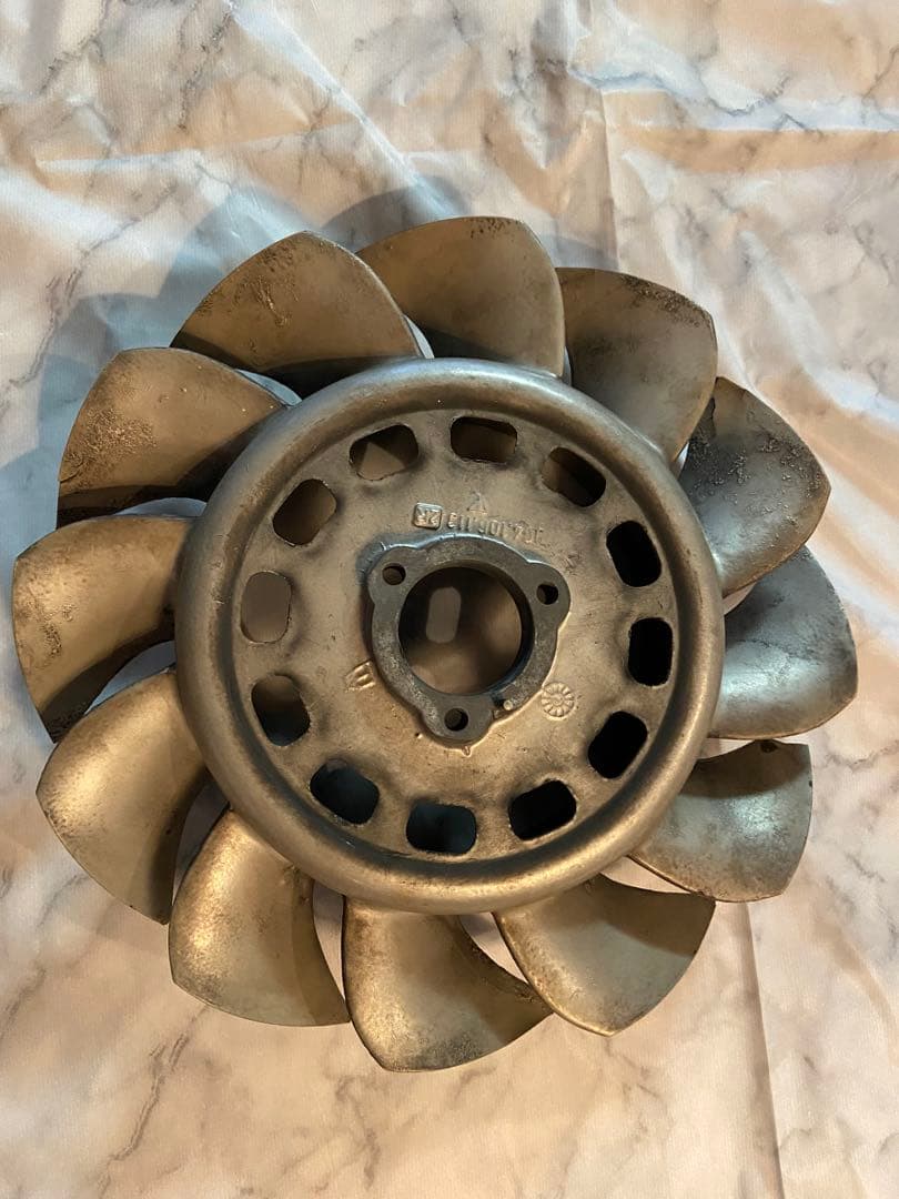 ポルシェ993前期 冷却ファン 中古品 - メルカリ