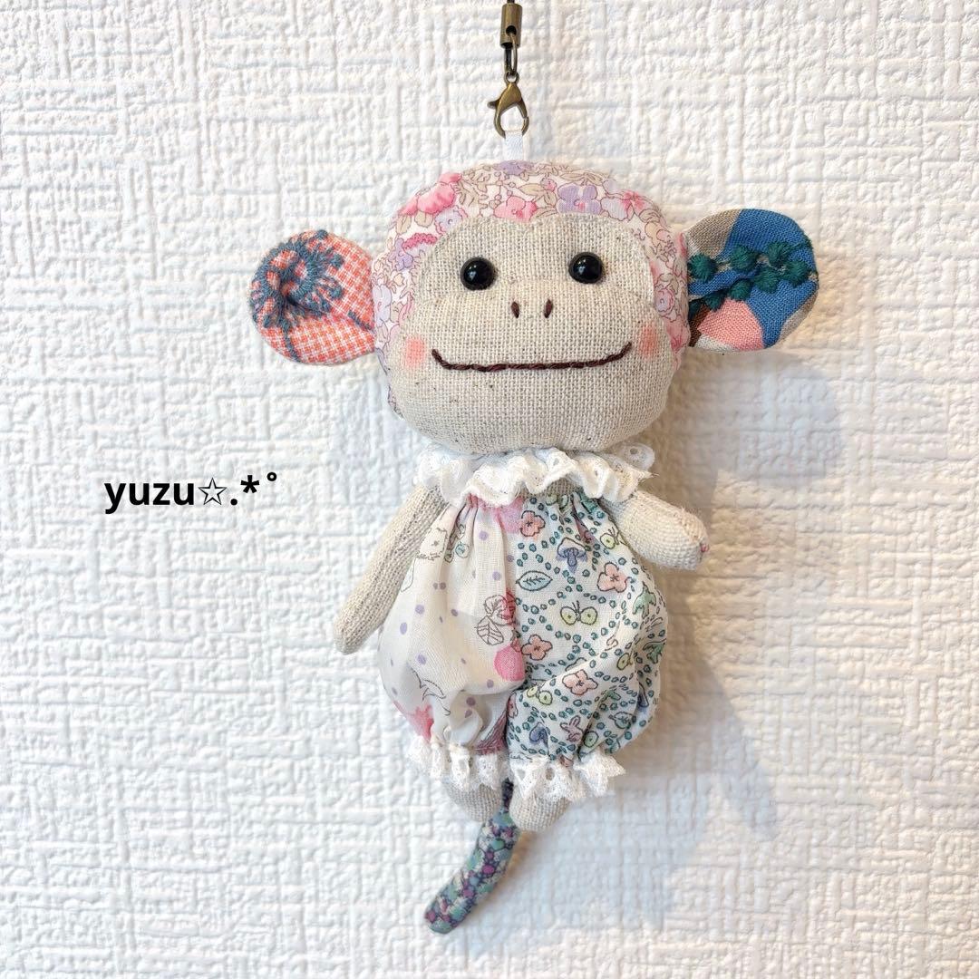 おさるちゃん ⚮̈﻿ ミナペルホネン リバティ ぬいぐるみ ストラップ