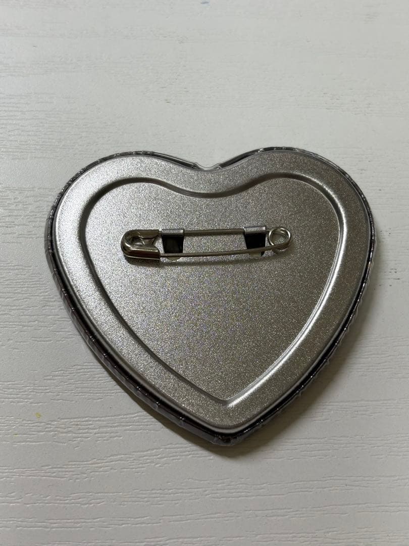 セブルス・スネイプ ハート型缶バッチ - メルカリ