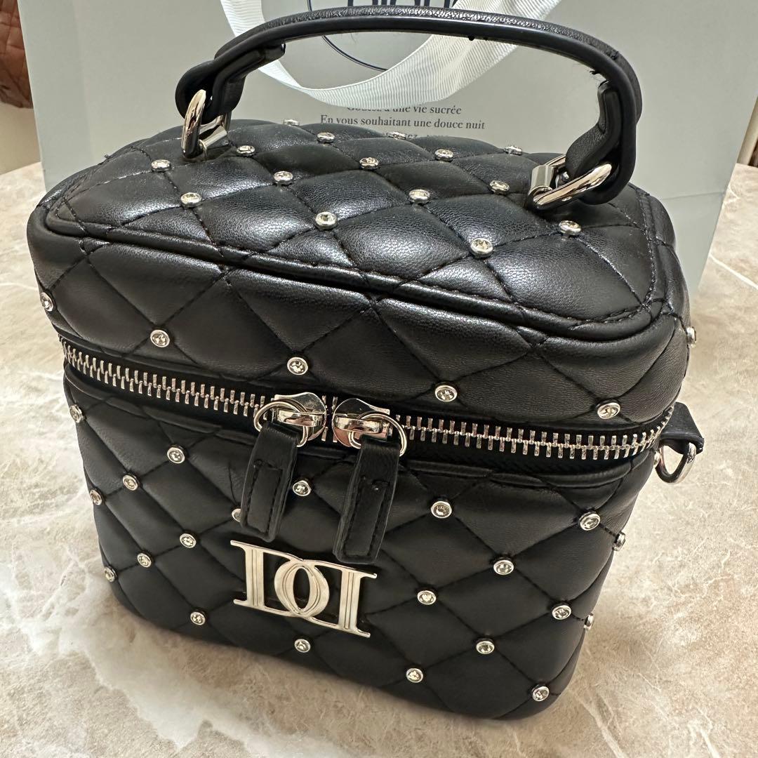 キルティングビジュースクエアミニバッグ - メルカリ