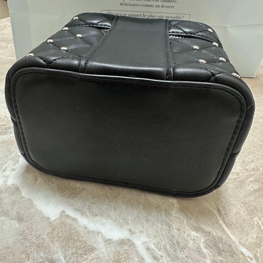 キルティングビジュースクエアミニバッグ - メルカリ