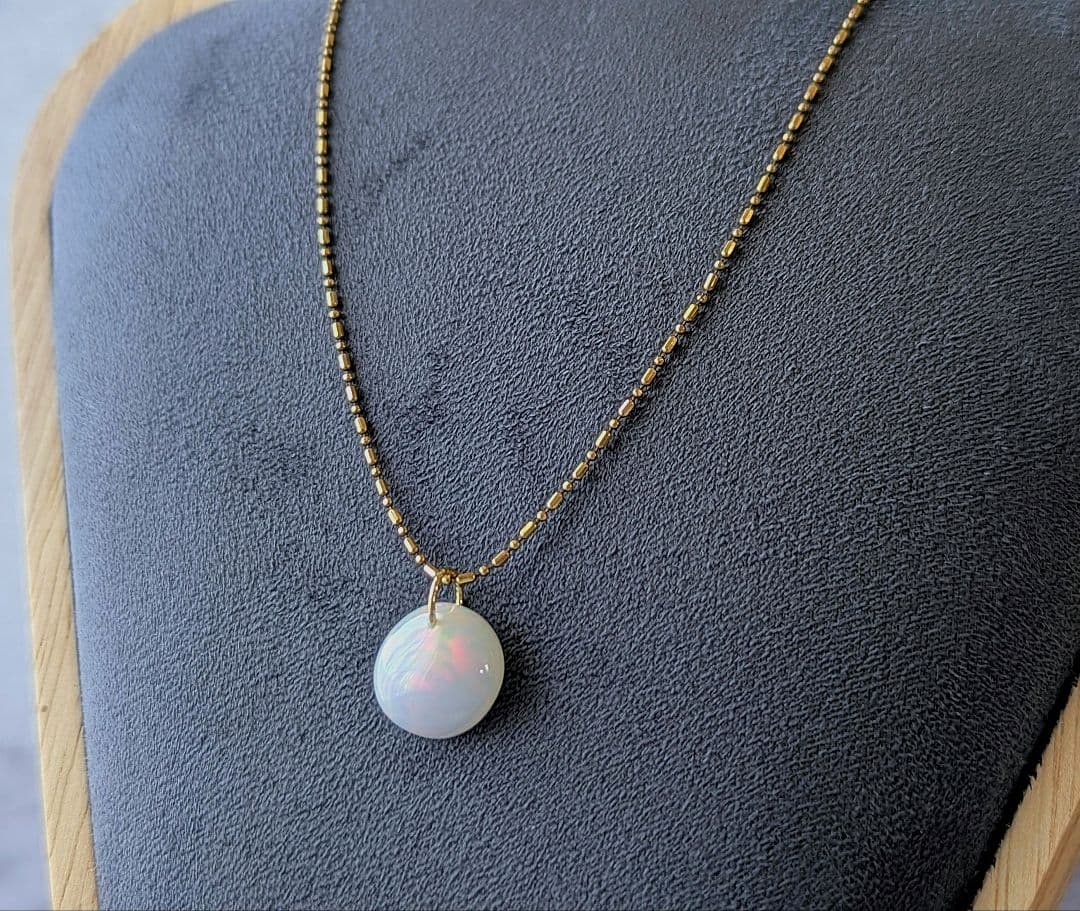 ♢pinkdog♢訳あり♢K18 ホワイトオパール 4.1ct チャーム