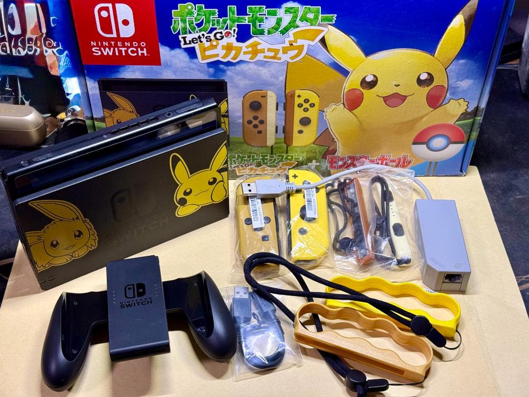 Nintendo Switch 本体 ポケットモンスター レッツゴーピカチュウ版 Amazon.co.jp: 【整備済み品】 任天堂 Nintendo Switch