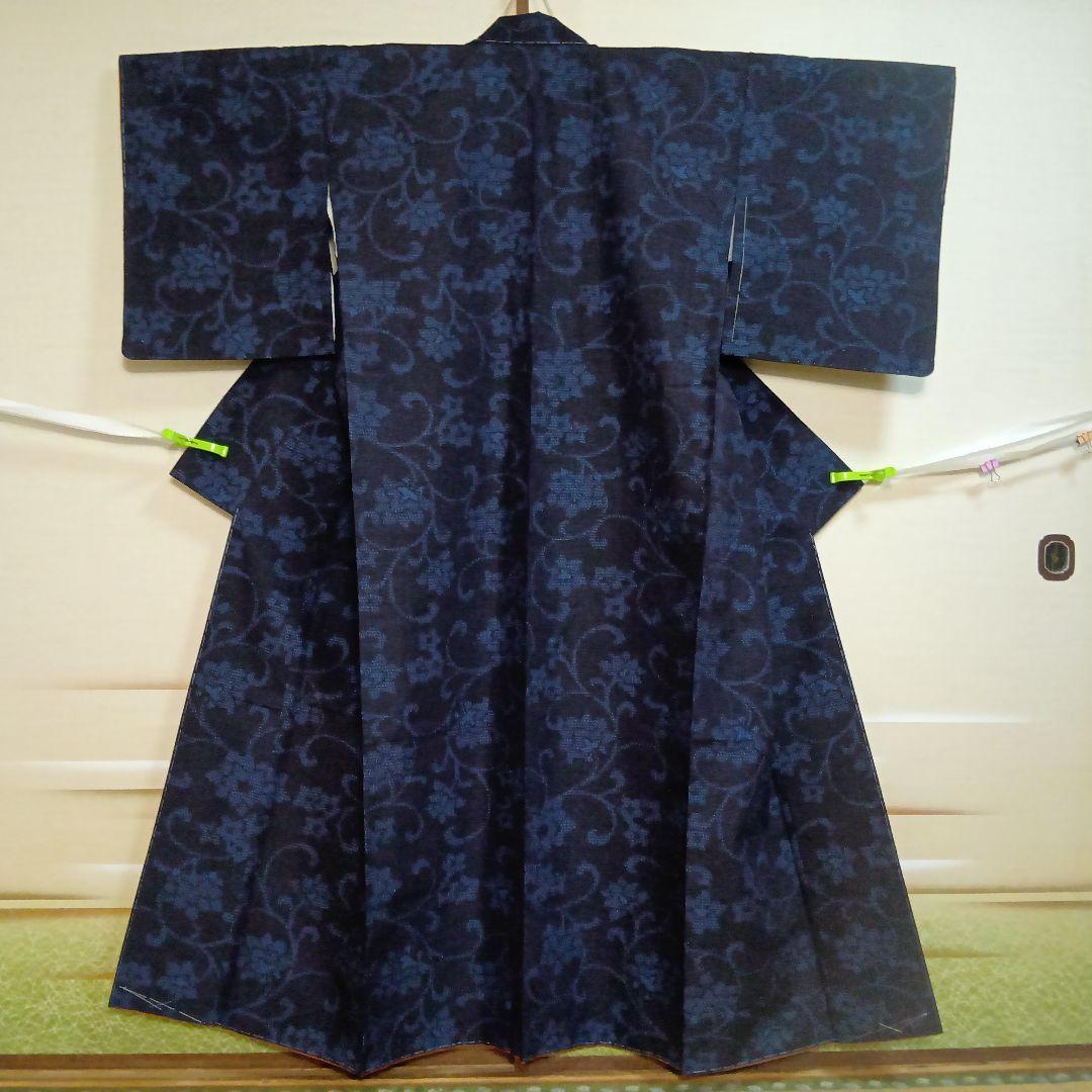 正絹 袷 十日町紬「花唐草」☆裄丈64着丈155 - メルカリ