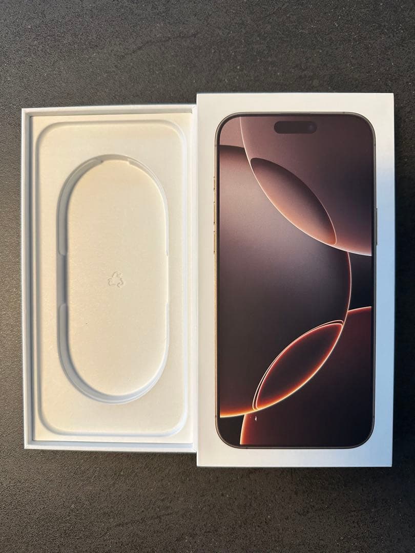 iphone 16 Pro max 256gb バッテリー100% 充放電72回 - メルカリ