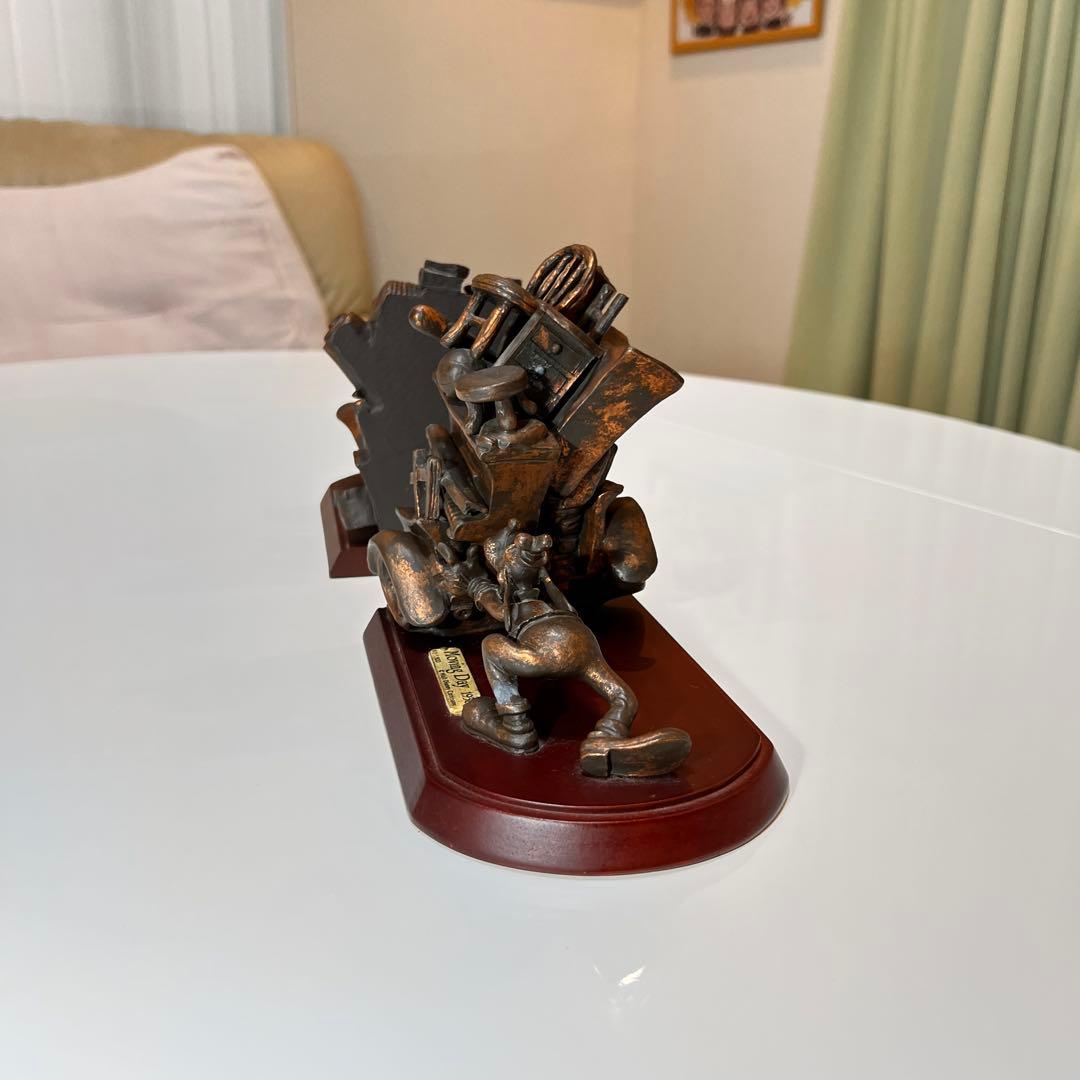 ディズニー ブロンズ風 ブックスタンドMoving Day 1936 限定品 - メルカリ