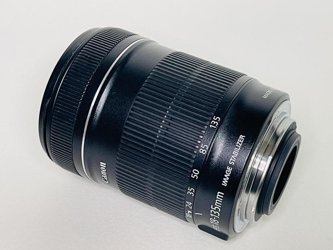★美品☆Canon キヤノン EF-S 18-135mm F3.5-5.6 IS