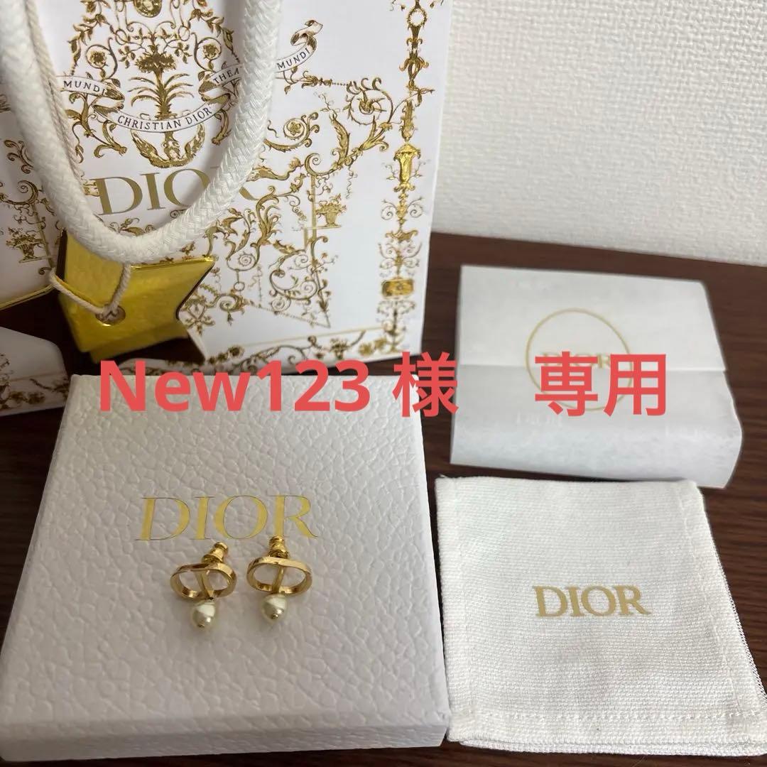 Dior Petit CD ピアス ゴールド・ホワイト - メルカリ