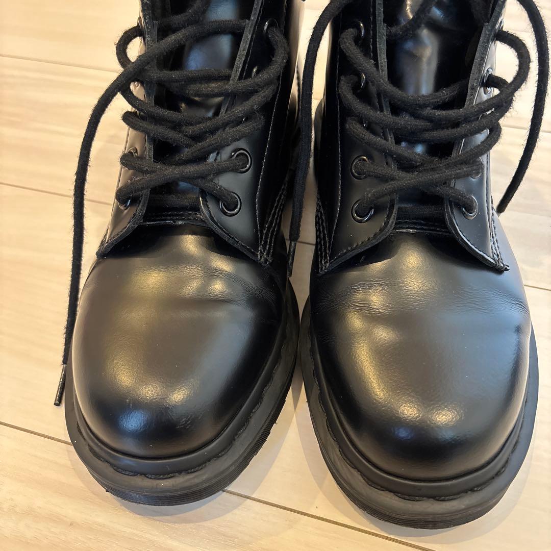 ドクターマーチン 8ホール mono uk7 - メルカリ