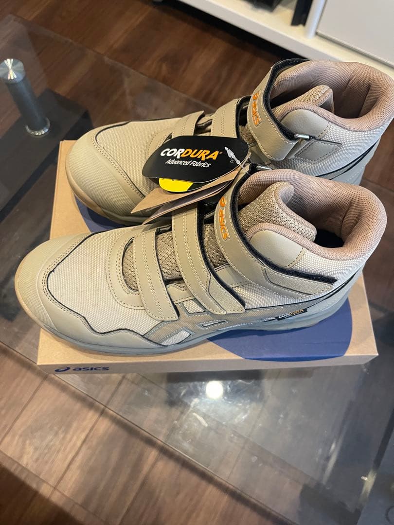 限定色　ASICS WINJOB CP216 TOUGH 28.0cm