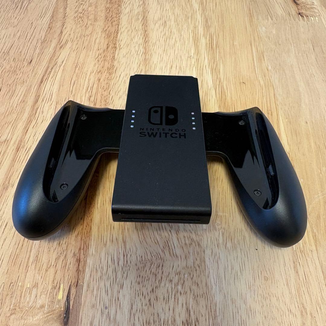 Nintendo Switch 本体、ジョイコン、ドック、ケース、スタンドセット