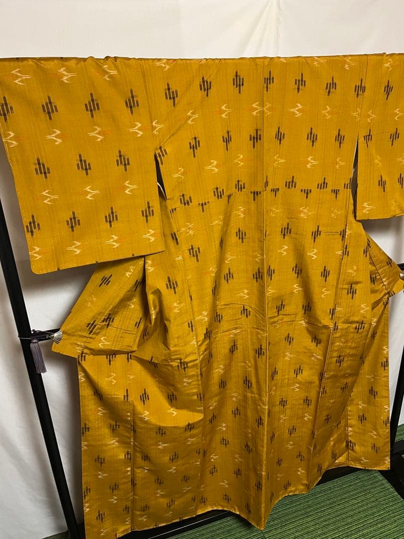 超絶逸品】○沖縄県伝統工芸品○【琉球絣】○天然染料○手引真綿○紬