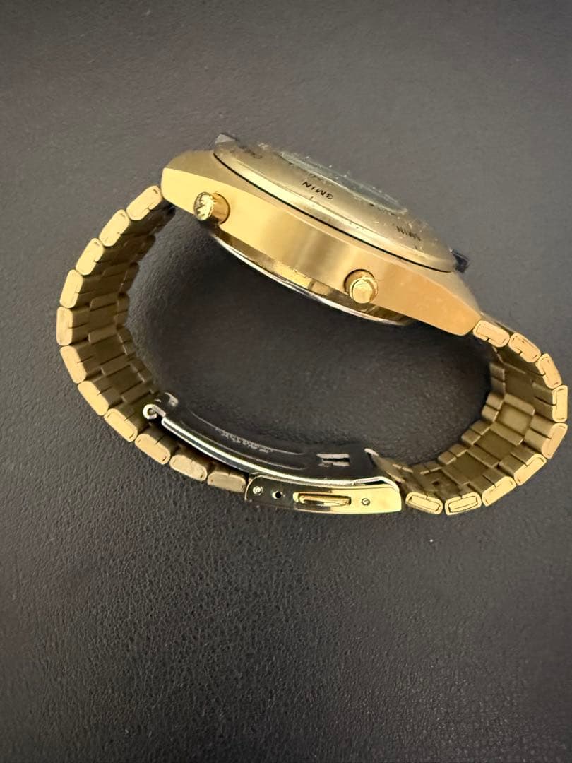 ジウジアーロ デザイン SEIKO スピードマスター ゴールド世界限定3000