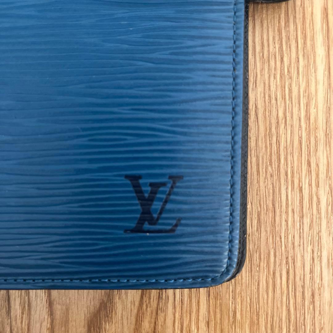 Louis Vuitton（ルイ・ヴィトン）エピ「アジェンダMM」手帳カバー