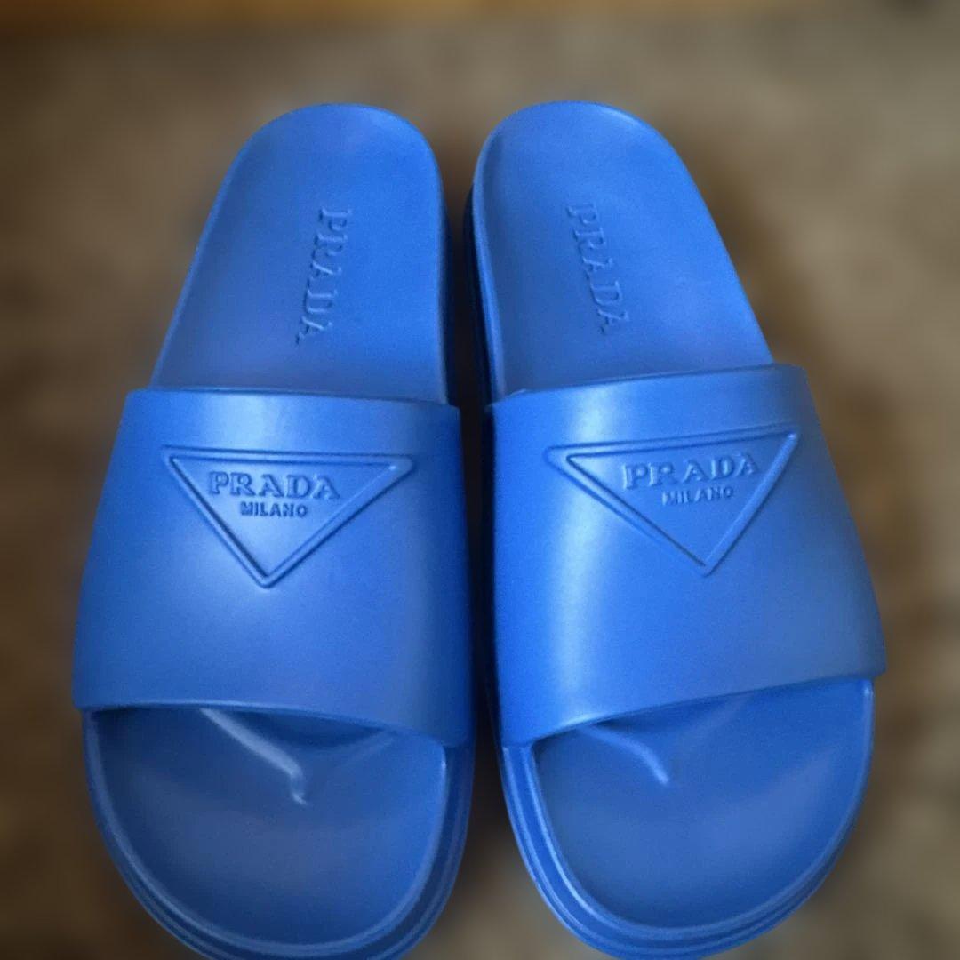 PRADA ブルー スライドサンダル正規店購入 - メルカリ