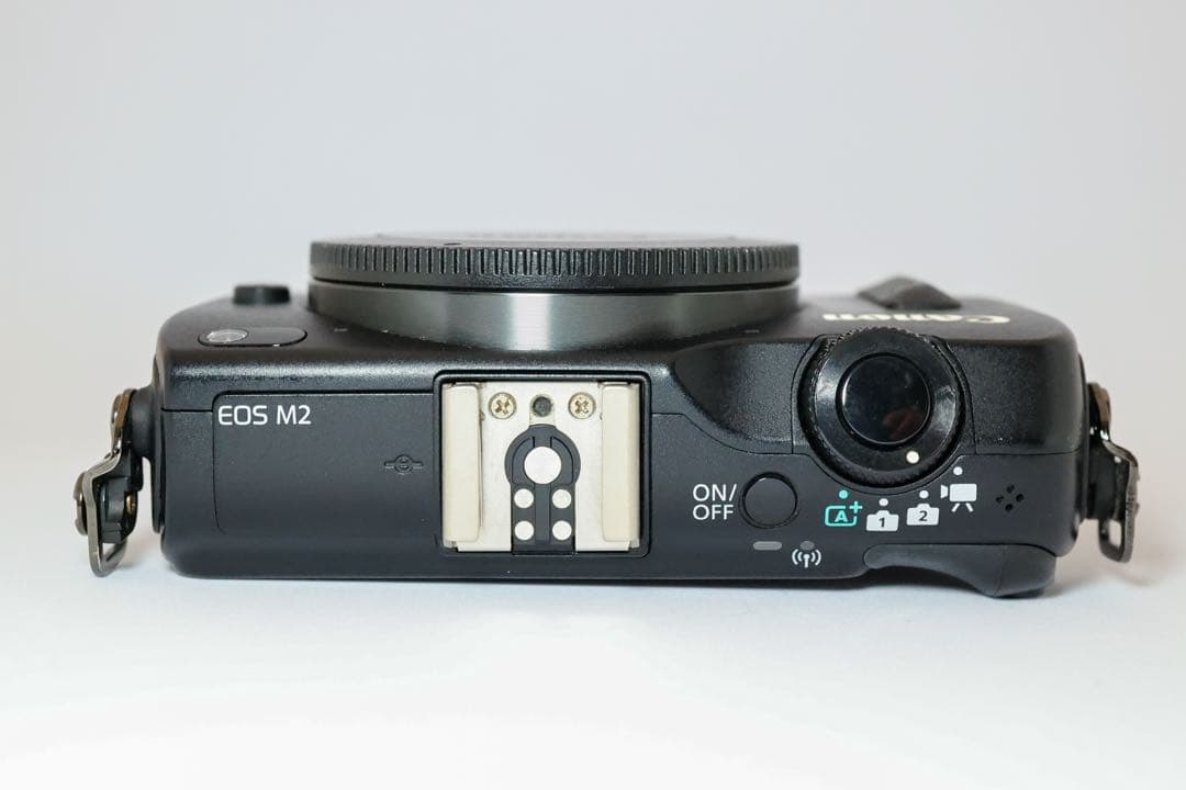 レンズ付】Canon EOS M2、レンズ2本、アダブター