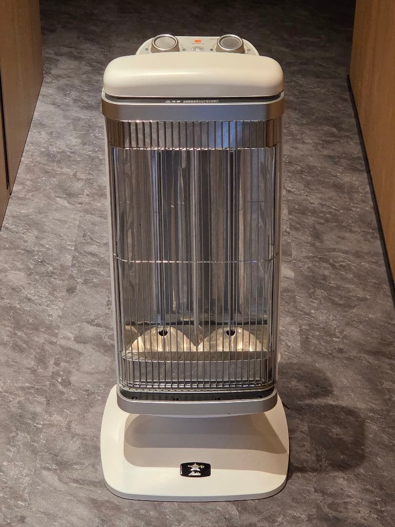 アラジン CAH-2G10D-W(ホワイト) 遠赤外線グラファイトヒーター - メルカリ