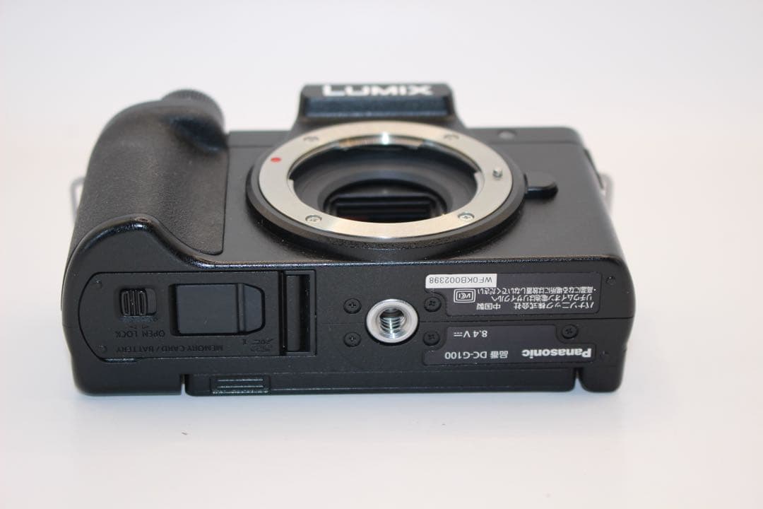 ☆ショット数739回未使用級☆LUMIX DC-G100 ボディ グリップ付き
