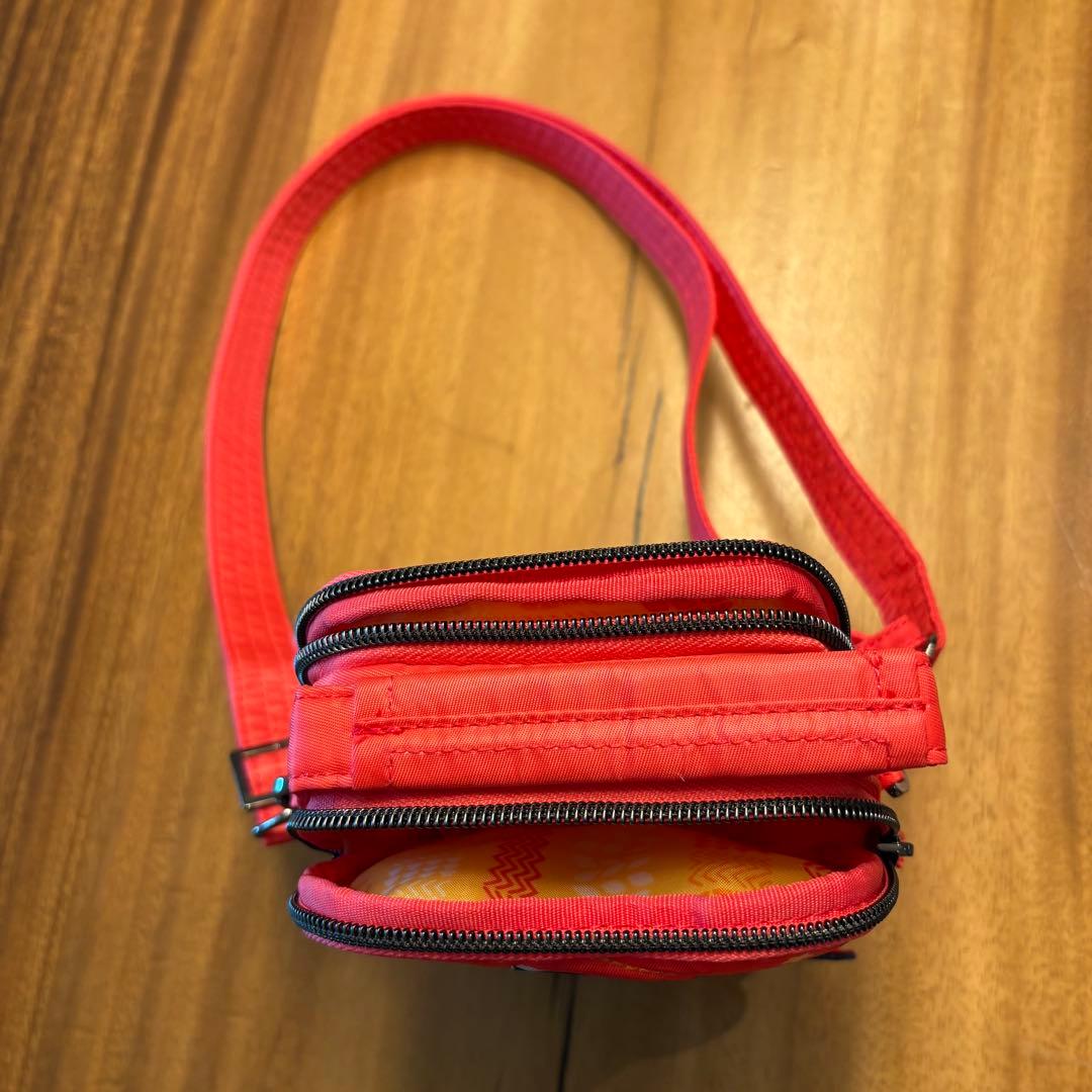 アウラニディズニー ミニー ショルダーバッグ ポーチ - メルカリ