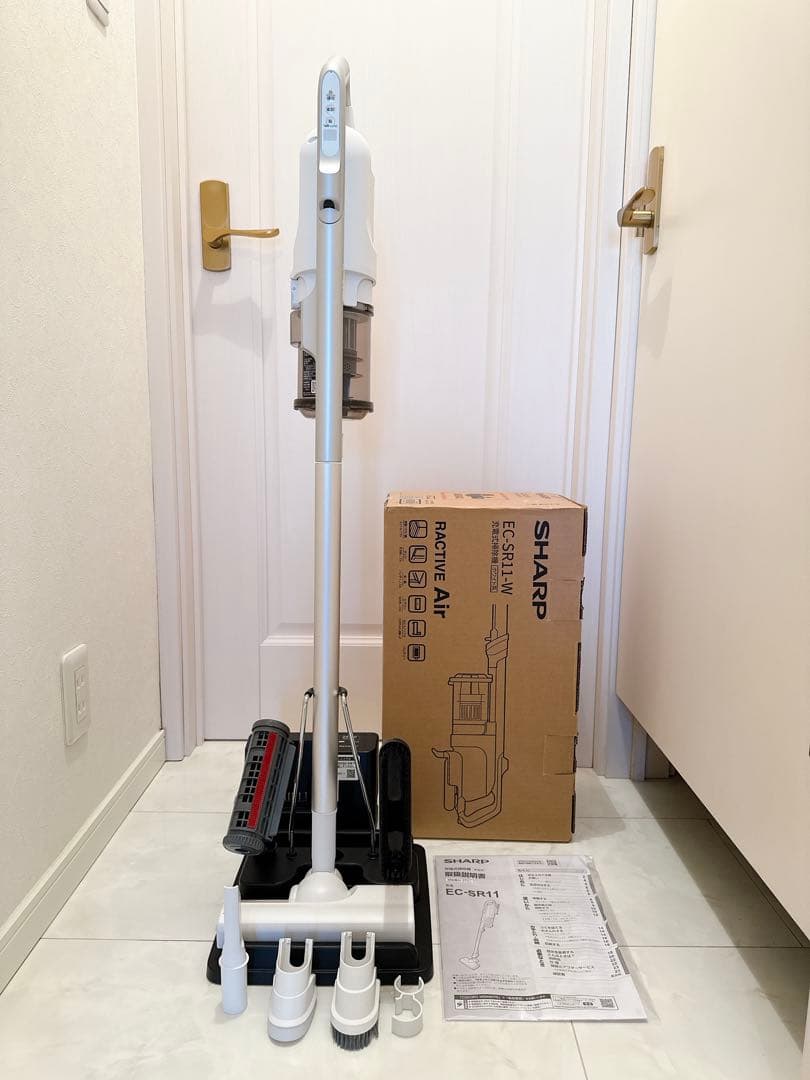 【さち様】シャープ EC-SR11 スティッククリーナー SHARP（シャープ） EC-SR11-W スティッククリーナー どこでもライトで