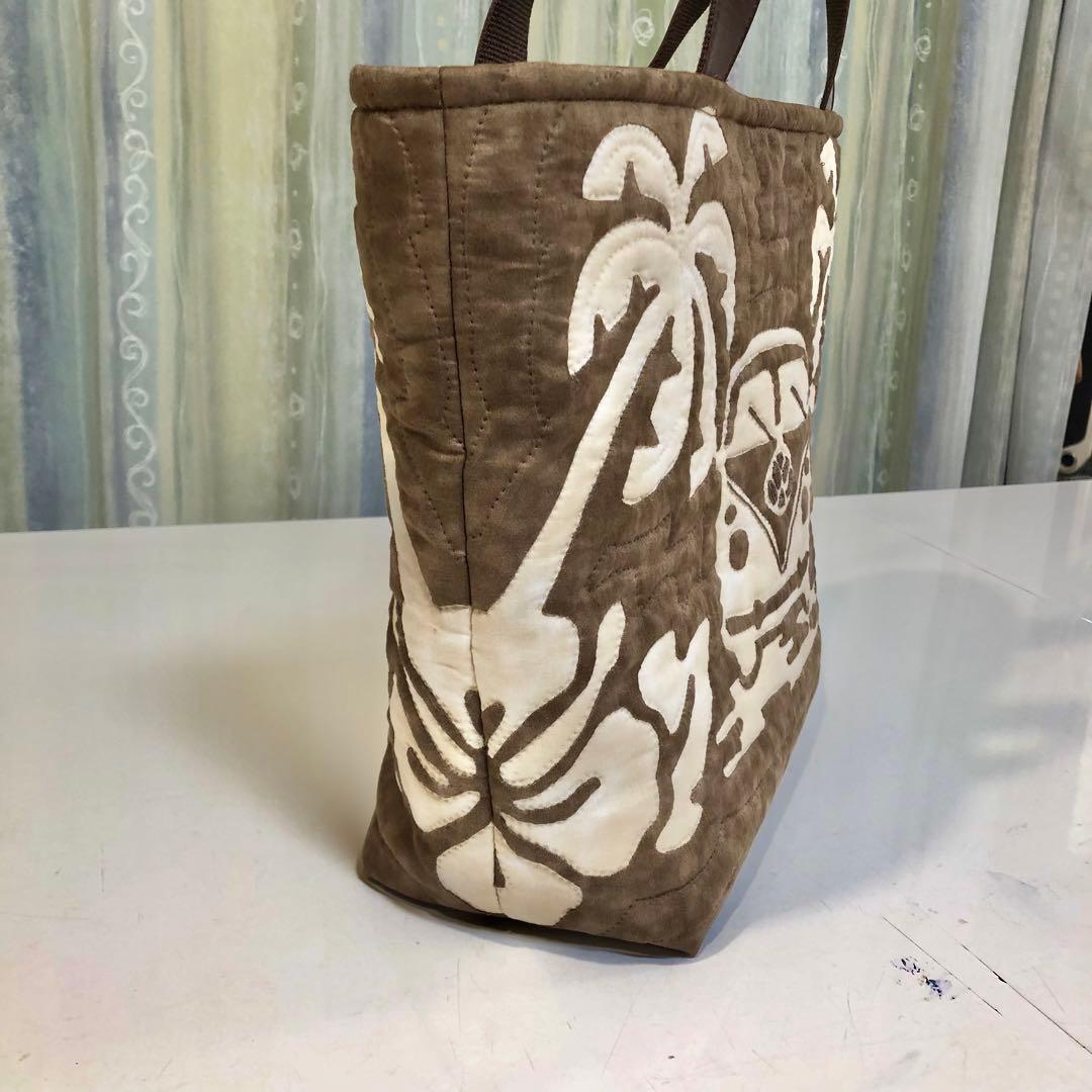 ハワイアンキルトバッグ ブラウンバスとサーフボード - メルカリ