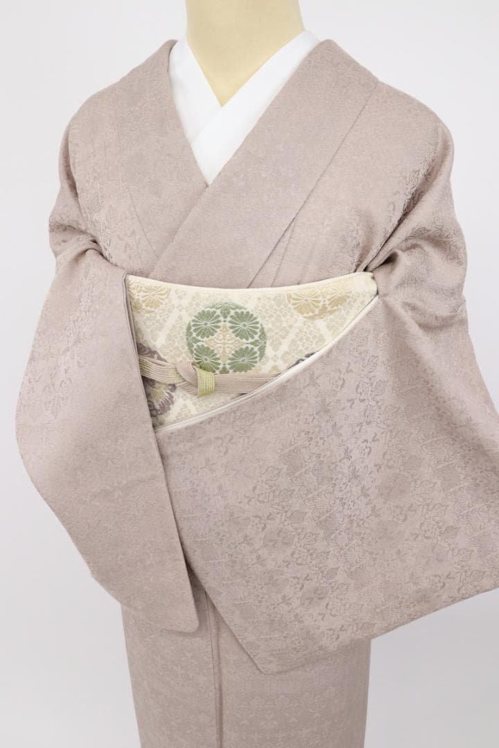 《上質■色無地◆胡桃染色ベージュ◆地紋起こし■背紋有◆袷正絹着物◆IC12-4》