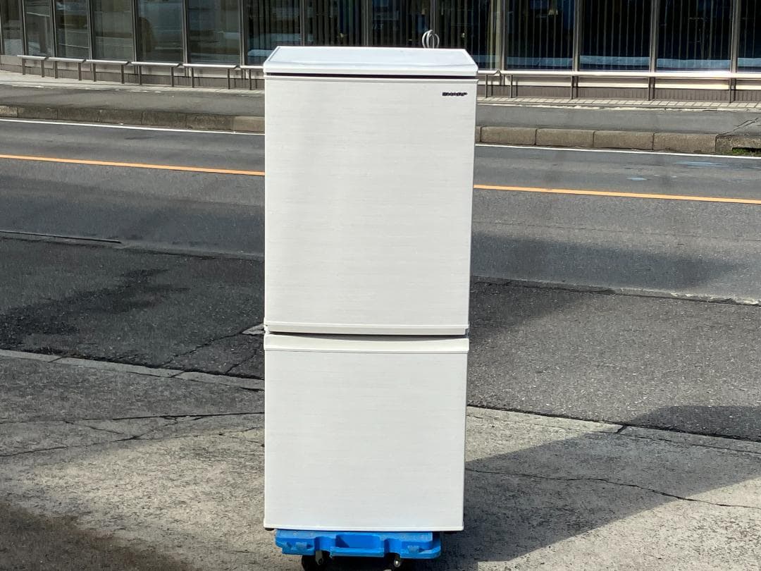 愛知岐阜/送料込★美品★シャープ 137L冷蔵庫　SJ-D14E-W　2019年 シャープ SJ-D14E-N 2019年製 137L 冷蔵庫 美品【全国発送対応】