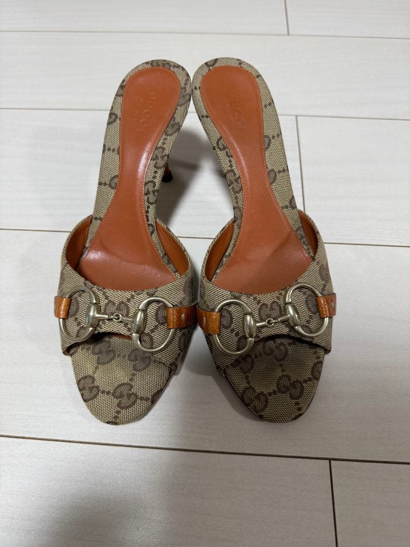 GUCCI サンダル ベージュ 5センチヒール