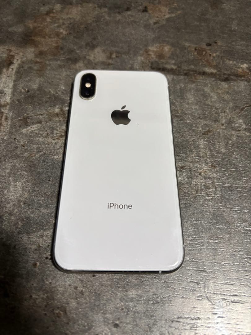 Apple iPhone X ホワイト ケース付き
