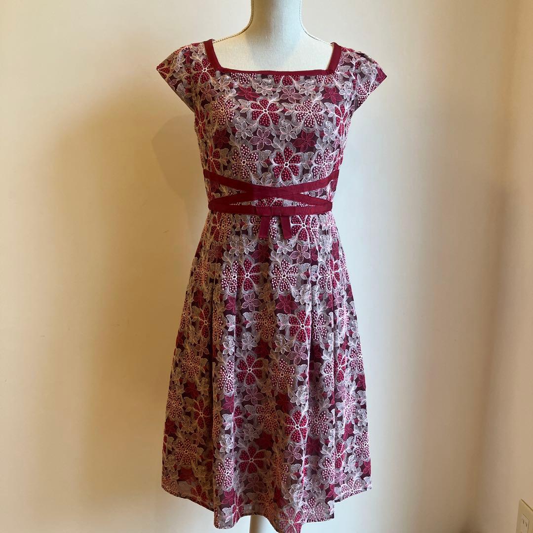 トッカワンピース TOCCA総刺繍 花柄 赤 - メルカリ