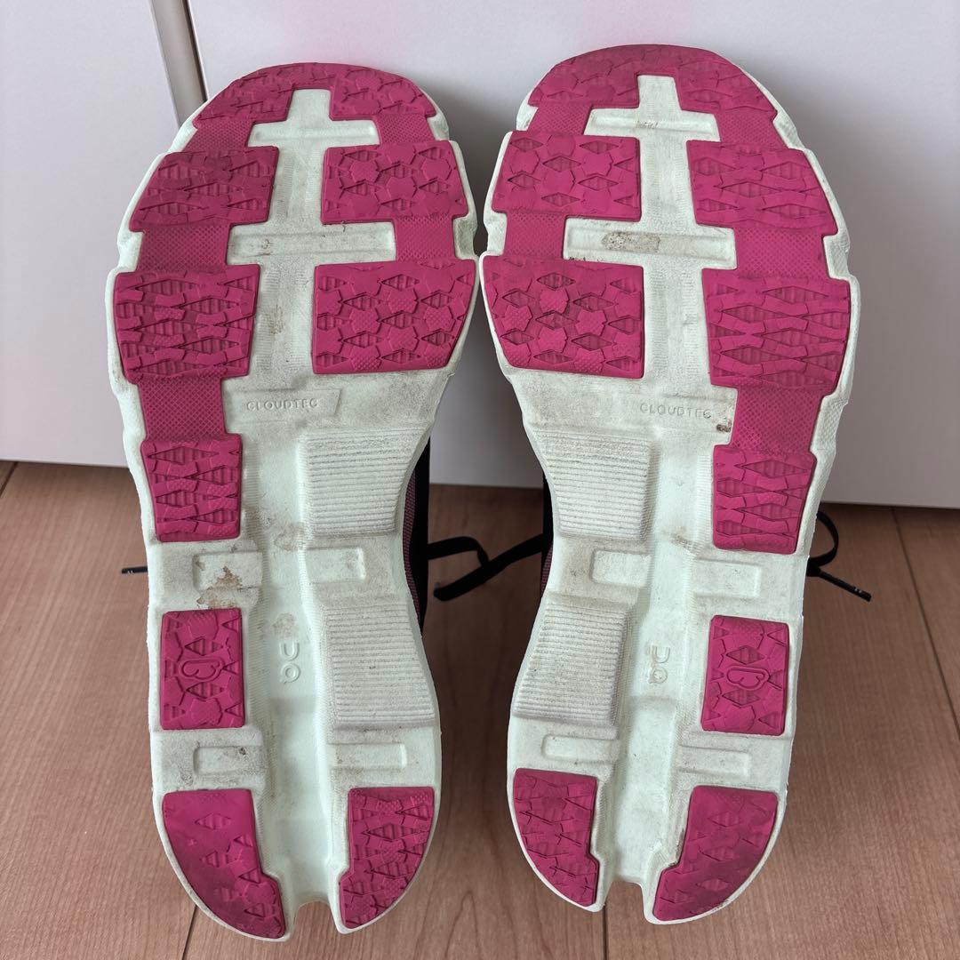 【匿名配送】オン クラウドモンスター ハイパー 25.5cm