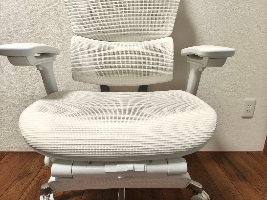 ゆうさん様専用【極美品】超人気品 COFO Chair Premium ホワイト