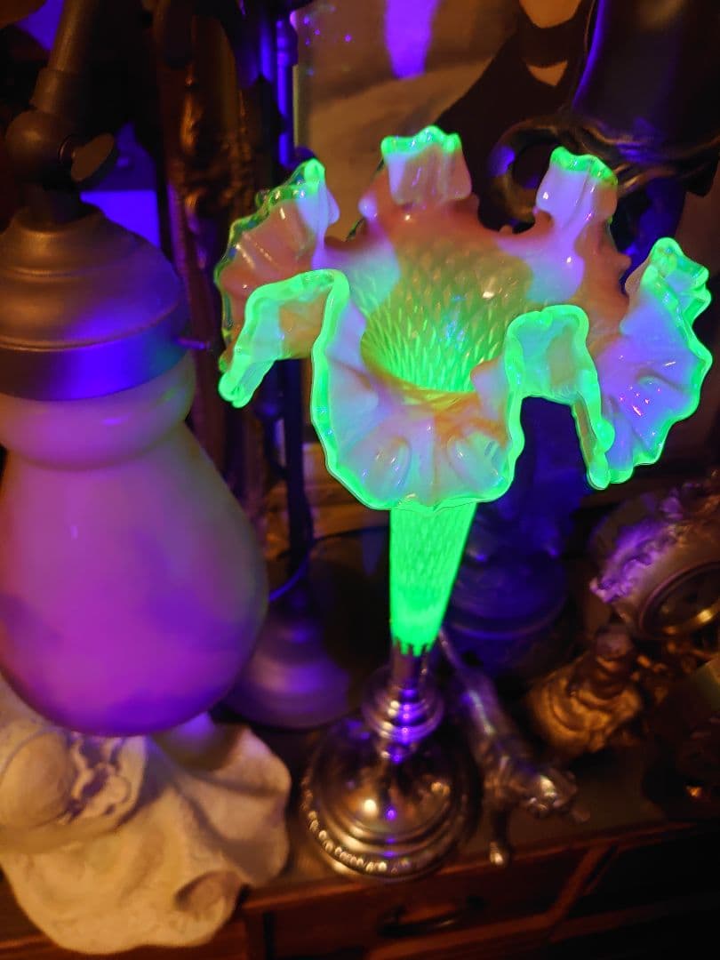 売約済」フランス1890s'ヴィクトリアンクランベリー ヴァセリンSP花器