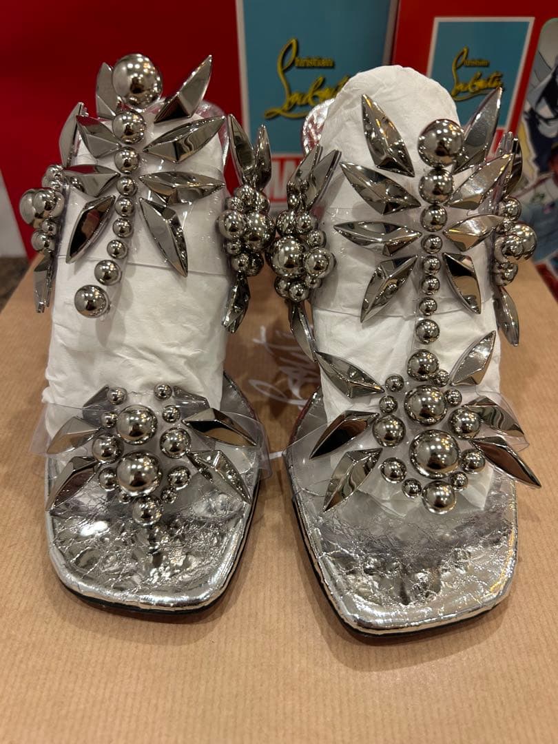 クリスチャンルブタン×マーベルコラボ 限定品