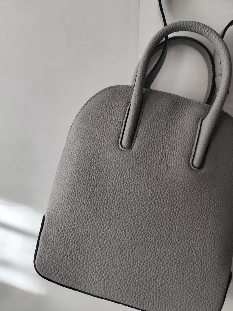 epoi リツ シュランケンカーフレザーバッグ グレー/ボナベンチュラ