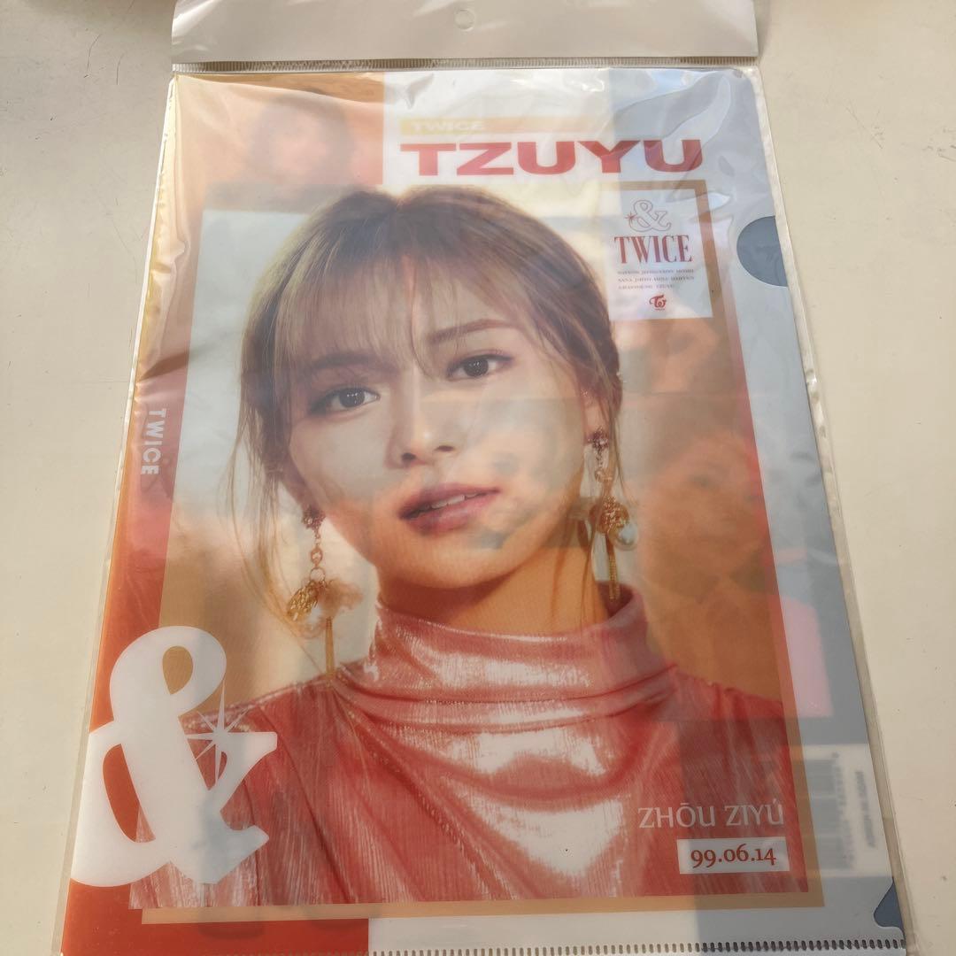 TWICE クリアファイル ツウィ - メルカリ