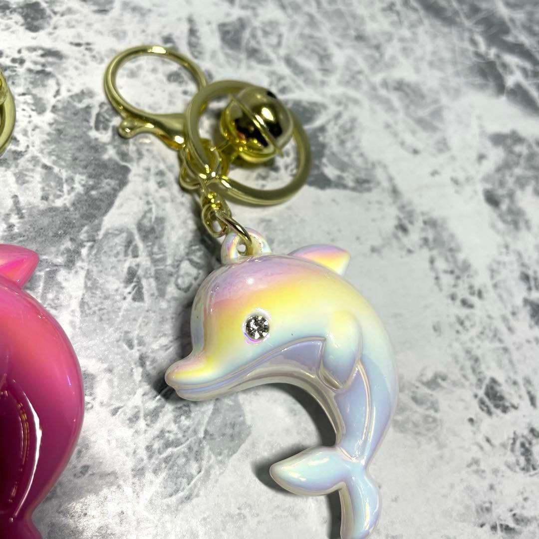 希少❣️ オーロラ イルカ キーホルダー 鈴付き✨ ピンク ホワイト 2点