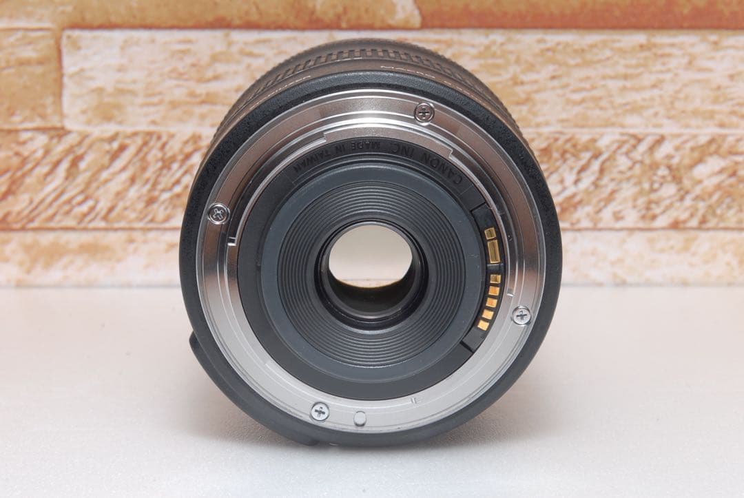 美品　Canon EF-S 18-135mm f3.5-5.6 IS STM