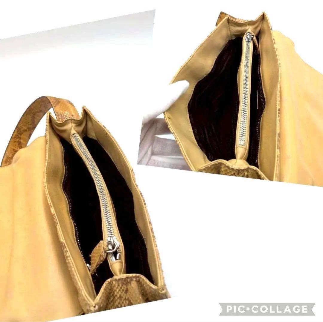 ✨PRADAプラダ✨パイソンショルダーバッグ 肩掛け・斜め掛けベージュ系