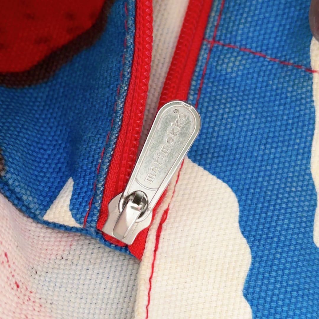 マリメッコ MANSIKKAVUORET イチゴの山 キャンバスショルダーbag