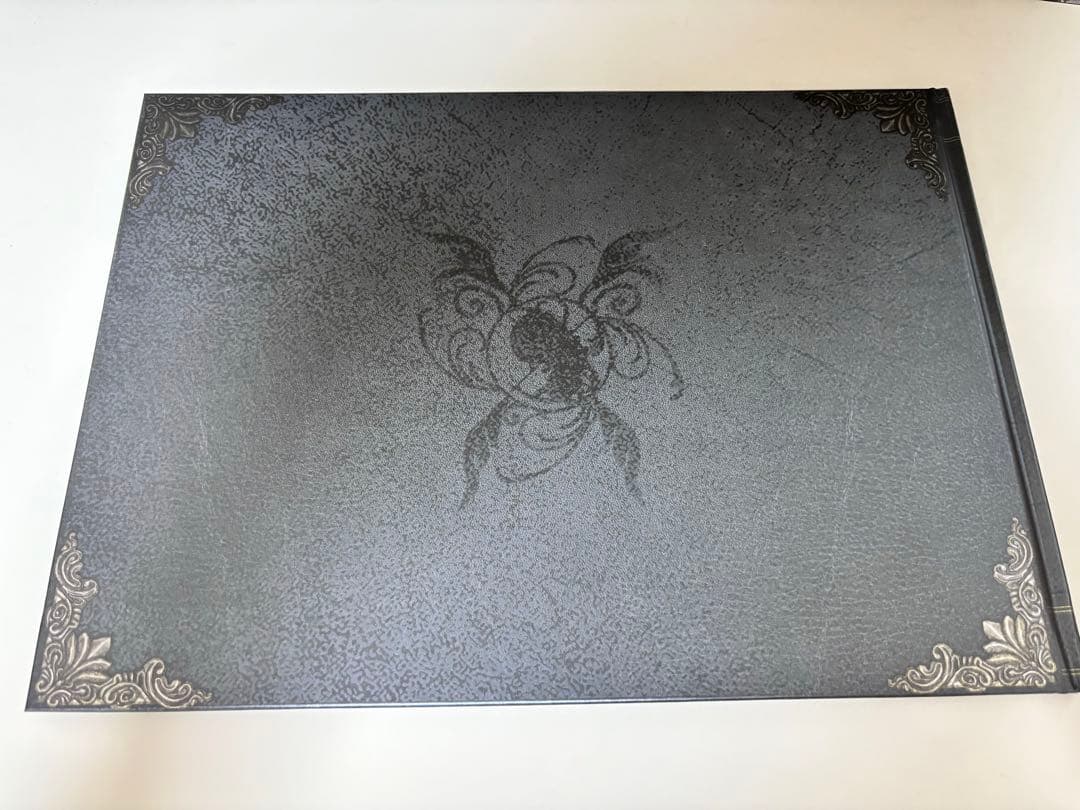 バイオハザード ヴィレッジ 絵本(〜Village Shadows〜) - メルカリ